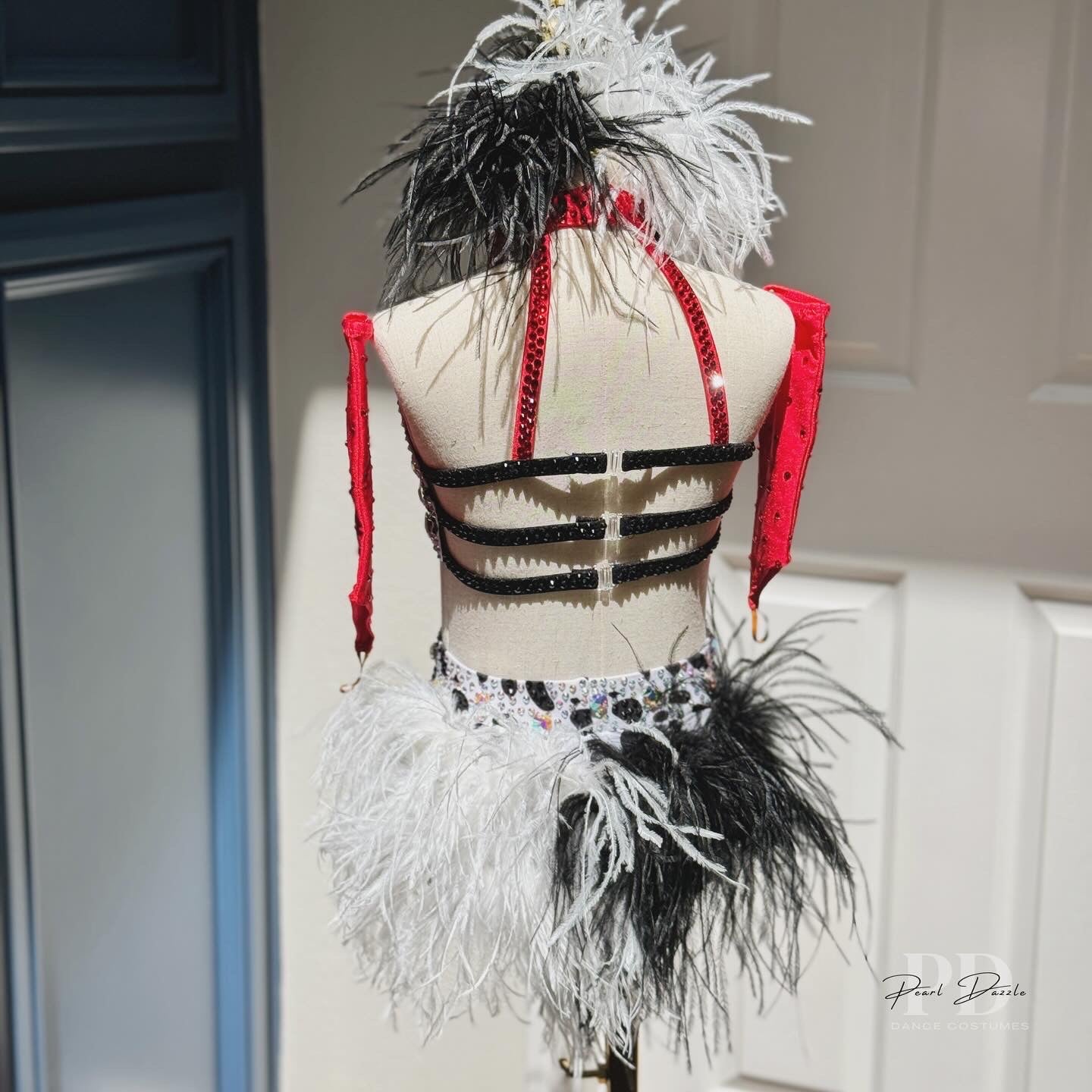 Ready to ship 7/8Y Cruella themed de Vil costumes Jazz /Musical Dance Costume